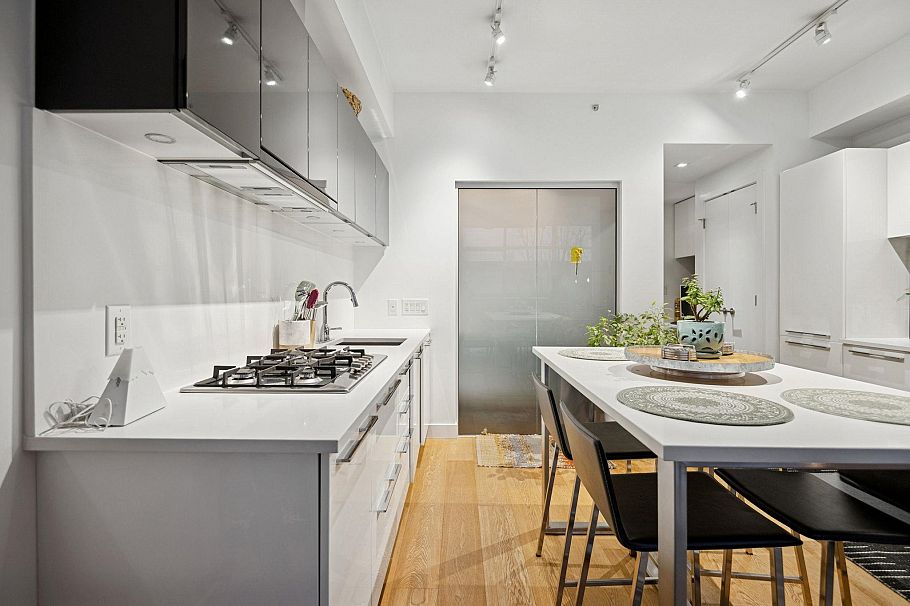 228 108 E 1st Avenue Vancouver, BC - 11