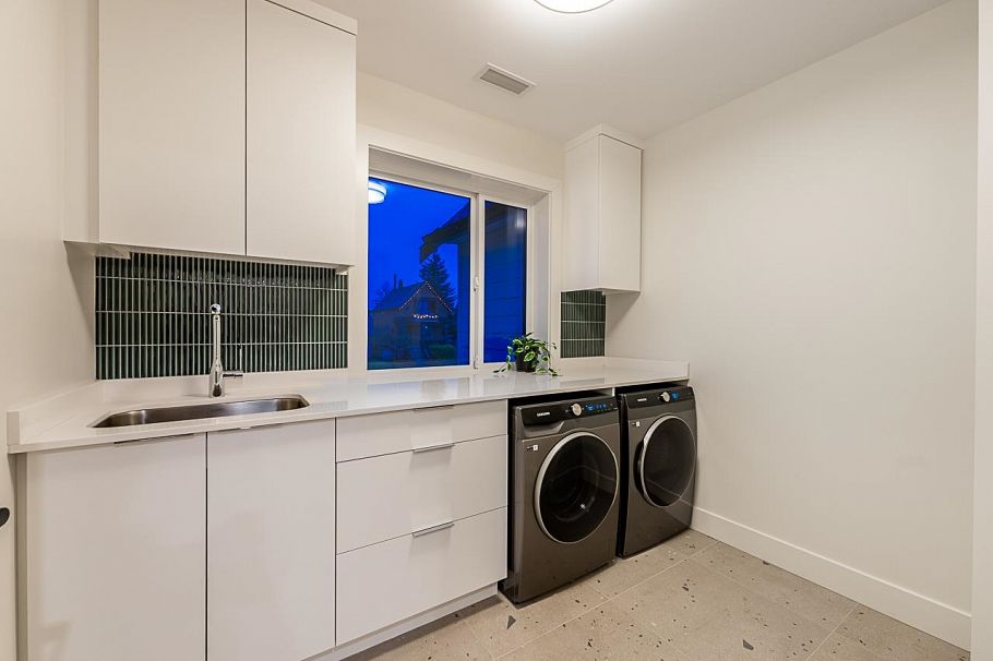 3537 Cambridge Street Vancouver, BC - 18