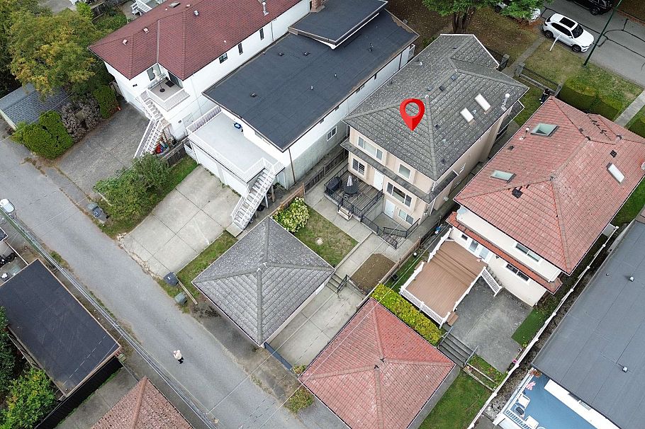 260 W 63rd Avenue Vancouver, BC - 36