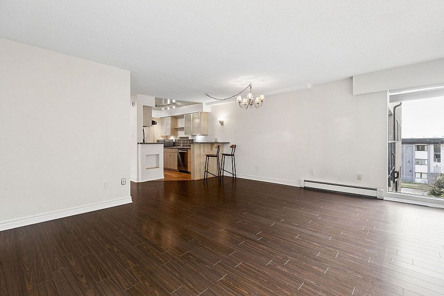 203 330 E 1st Street North Vancouver, BC - 5