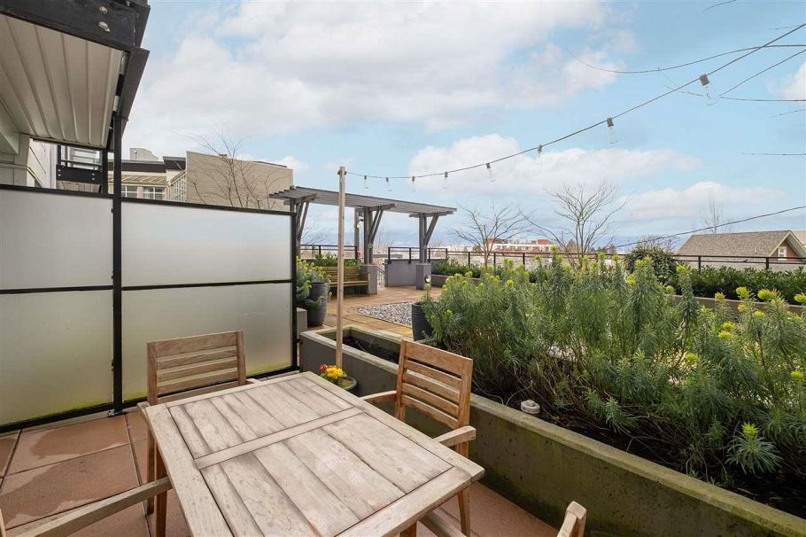 209 233 Kingsway Vancouver, BC - 24