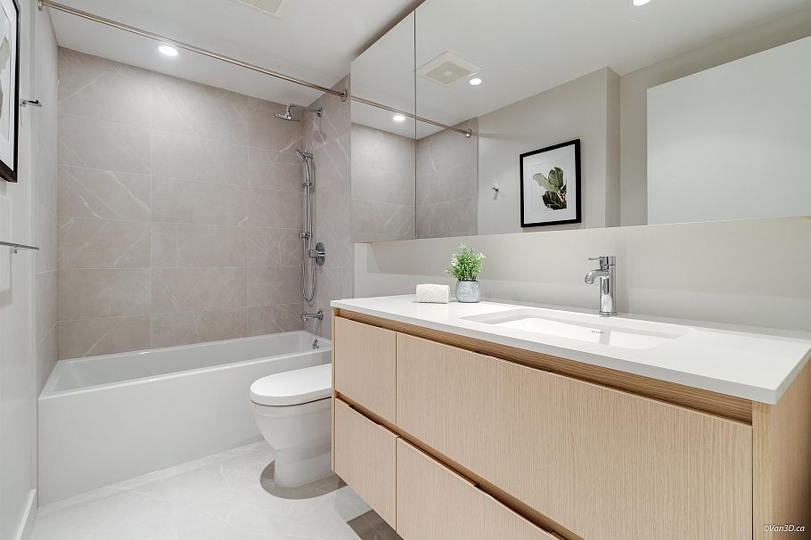 306 1500 Fern Street North Vancouver, BC - 20