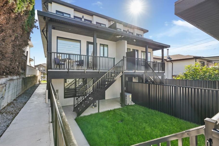 3749 Union Street Burnaby, BC - 25