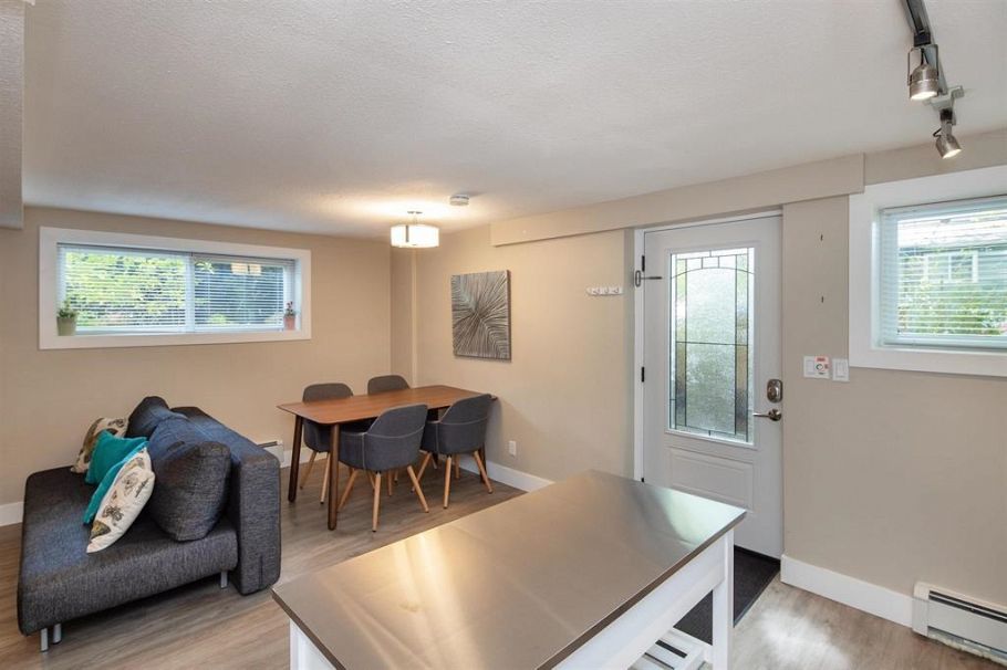 195 W 12 Avenue Vancouver, BC - 13