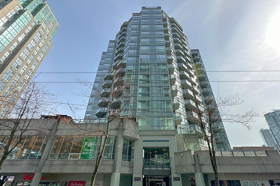 703 1212 Howe Street Vancouver, BC - 2