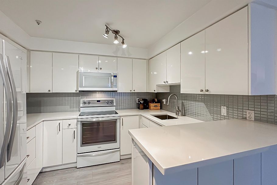 309 2211 Wall Street Vancouver, BC - 3