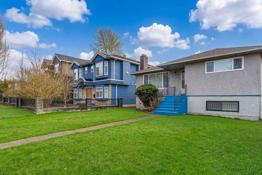 2630 E 1st Avenue Vancouver, BC - 2