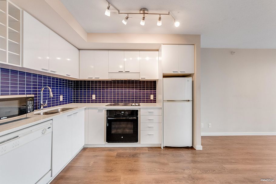 1209 131 Regiment Square Vancouver, BC - 5