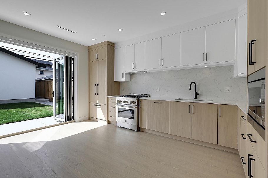 2 3695 E 26th Avenue Vancouver, BC - 16