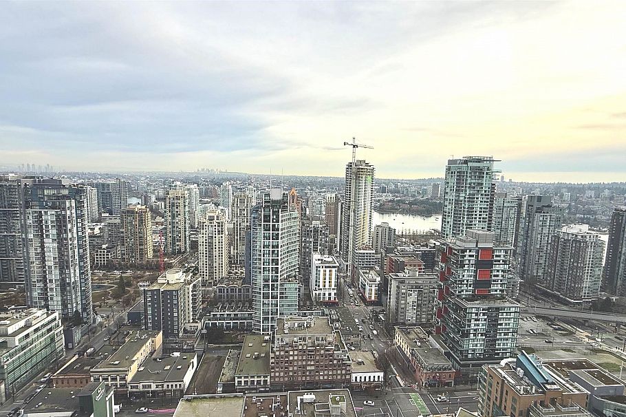 3804 1283 Howe Street Vancouver, BC - 2