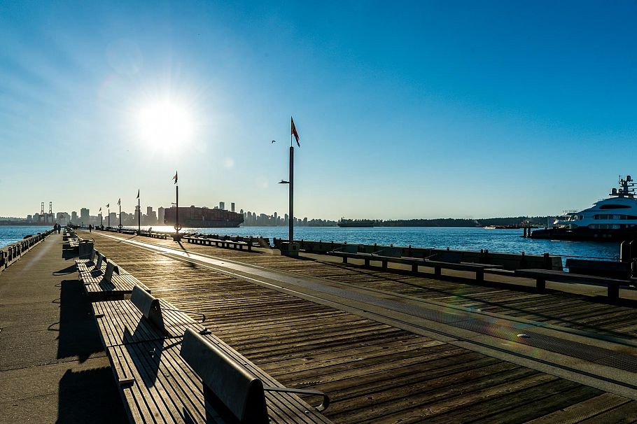 203 330 E 1st Street North Vancouver, BC - 37