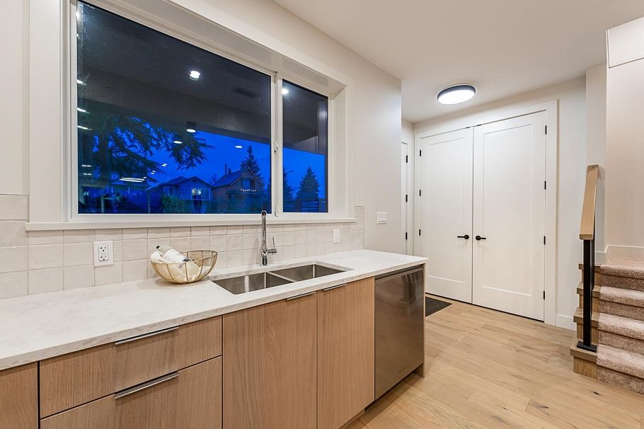 3537 Cambridge Street Vancouver, BC - 8