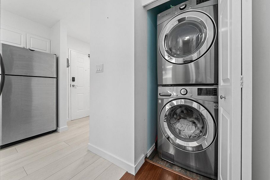 215 3600 Windcrest Drive North Vancouver, BC - 25