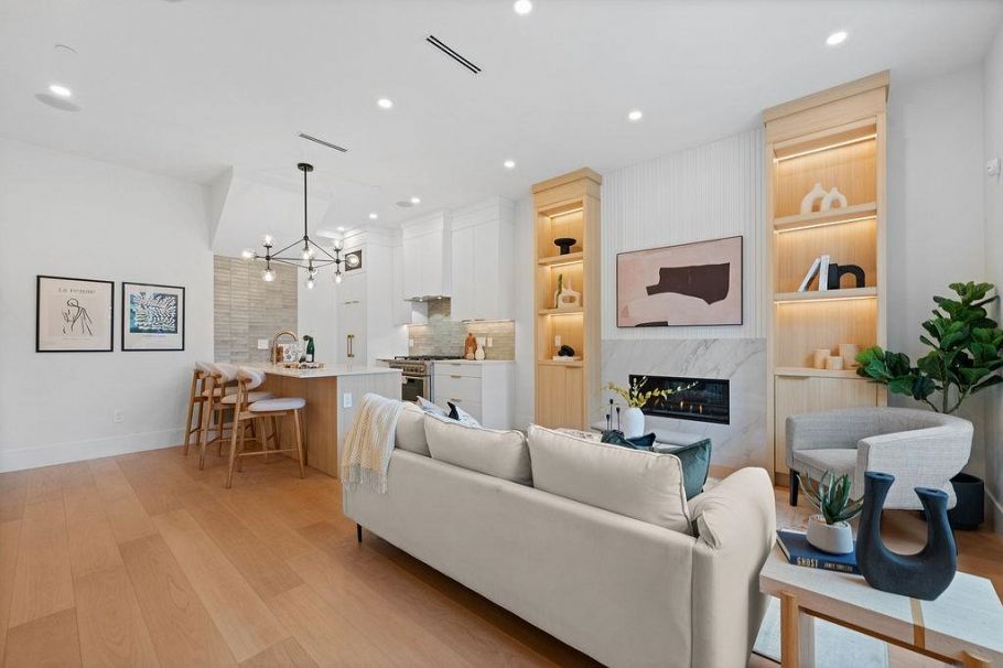 1 5883 Sophia Street Vancouver, BC - 5