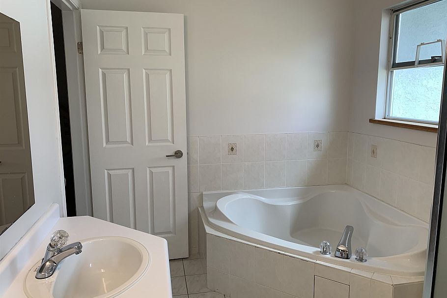 4227 W 14th Avenue Vancouver, BC - 19