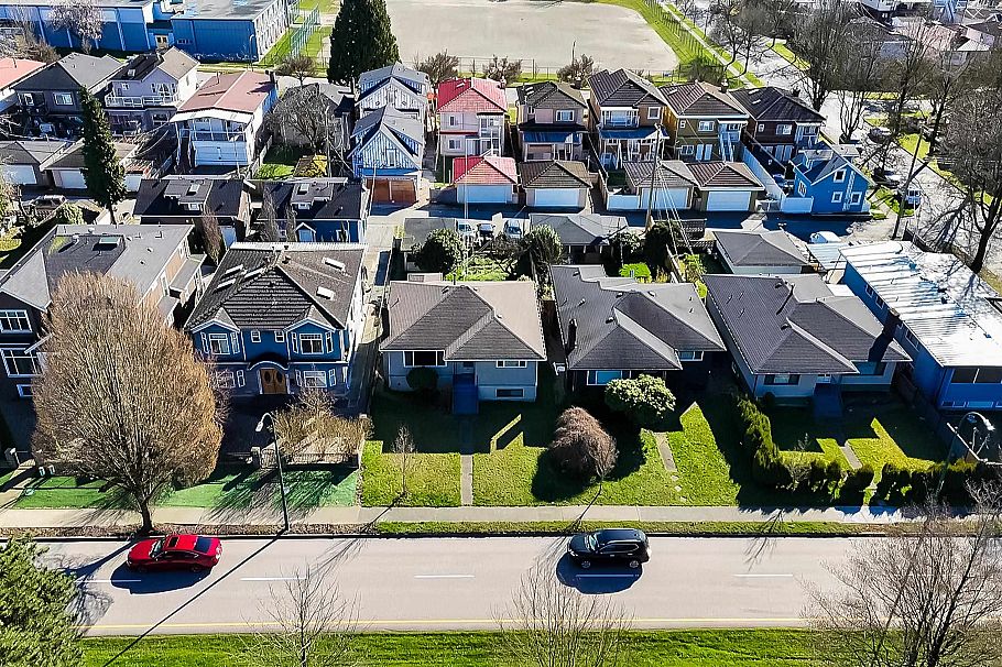 2630 E 1st Avenue Vancouver, BC - 18