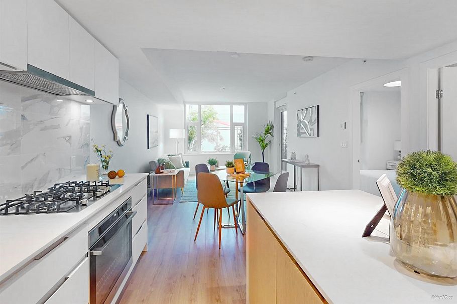 306 1500 Fern Street North Vancouver, BC - 4