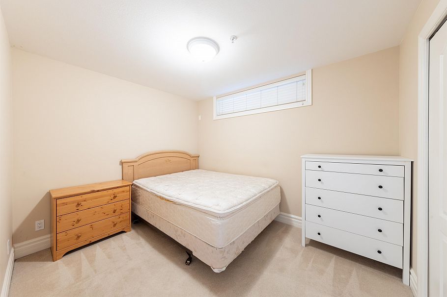 260 W 63rd Avenue Vancouver, BC - 26