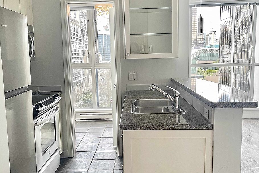 1402 1068 Hornby Street Vancouver, BC - 10