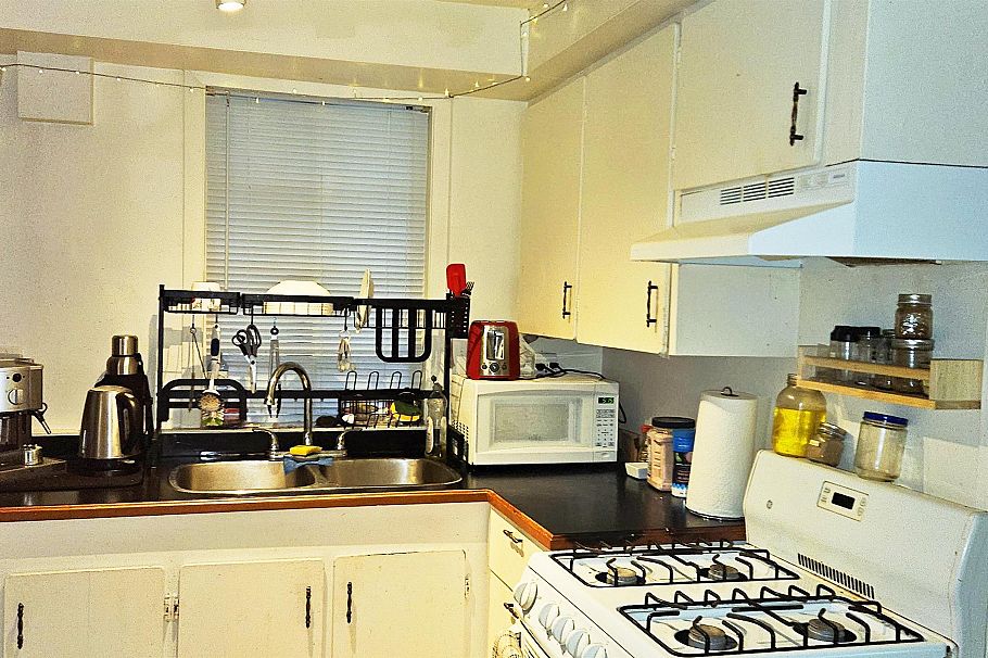 2635 W 7th Avenue Vancouver, BC - 22