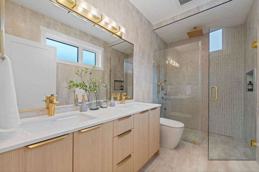 1 5883 Sophia Street Vancouver, BC - 17