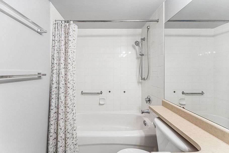 901 3520 Crowley Drive Vancouver, BC - 16