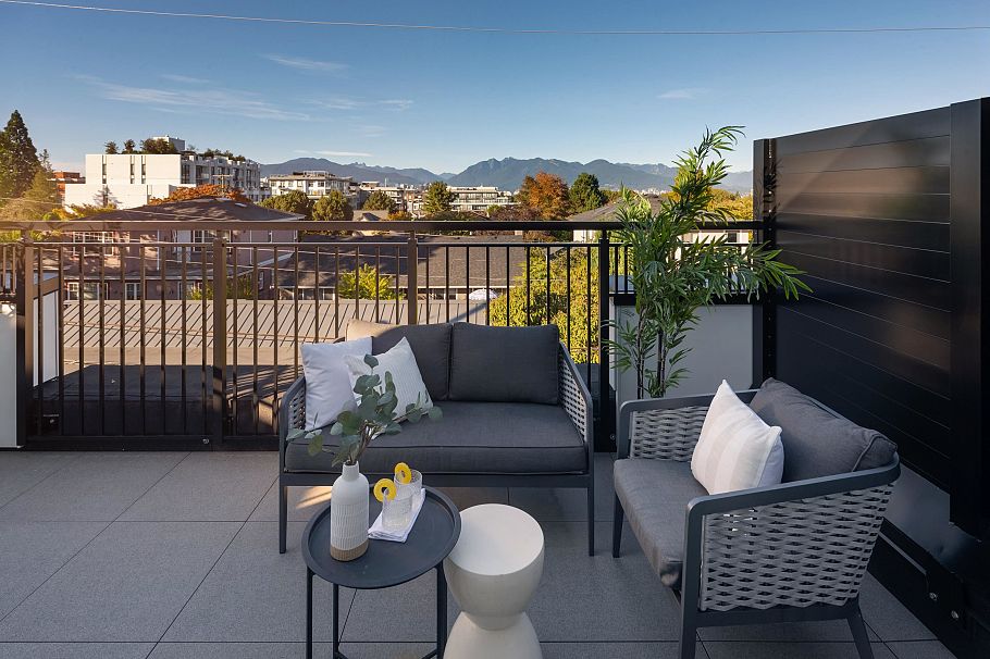 253 477 W 28th Avenue Vancouver, BC - 9