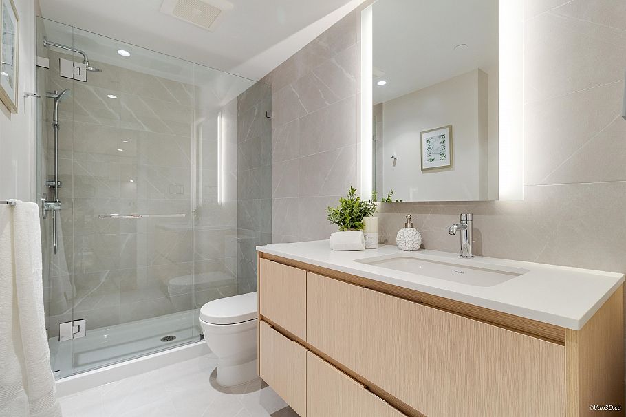 306 1500 Fern Street North Vancouver, BC - 16