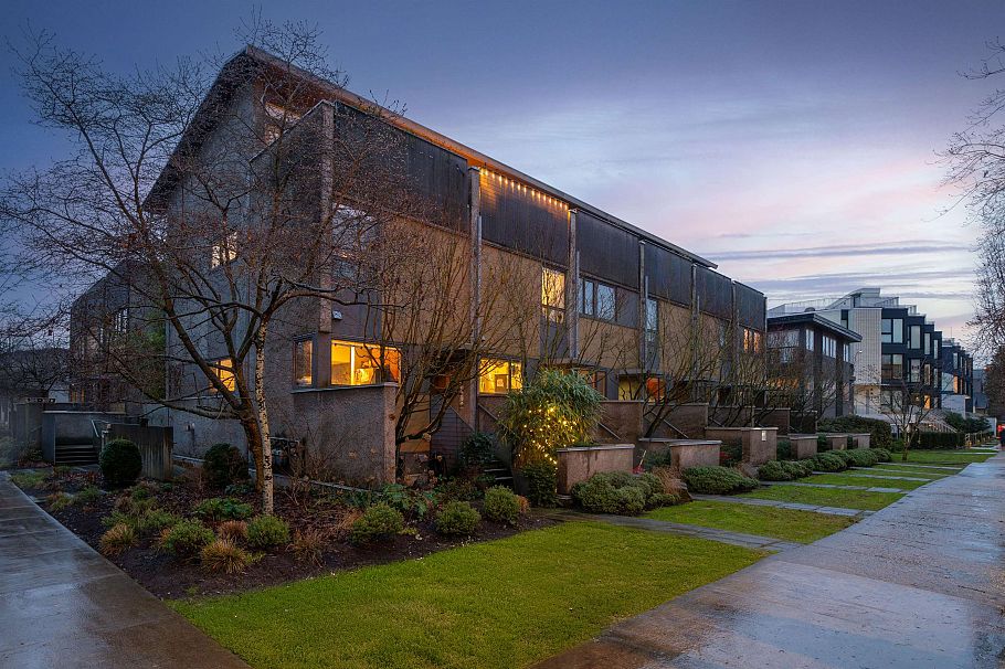 396 E 15th Avenue Vancouver, BC - 24