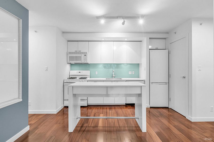 409 328 E 11th Avenue Vancouver, BC - 5