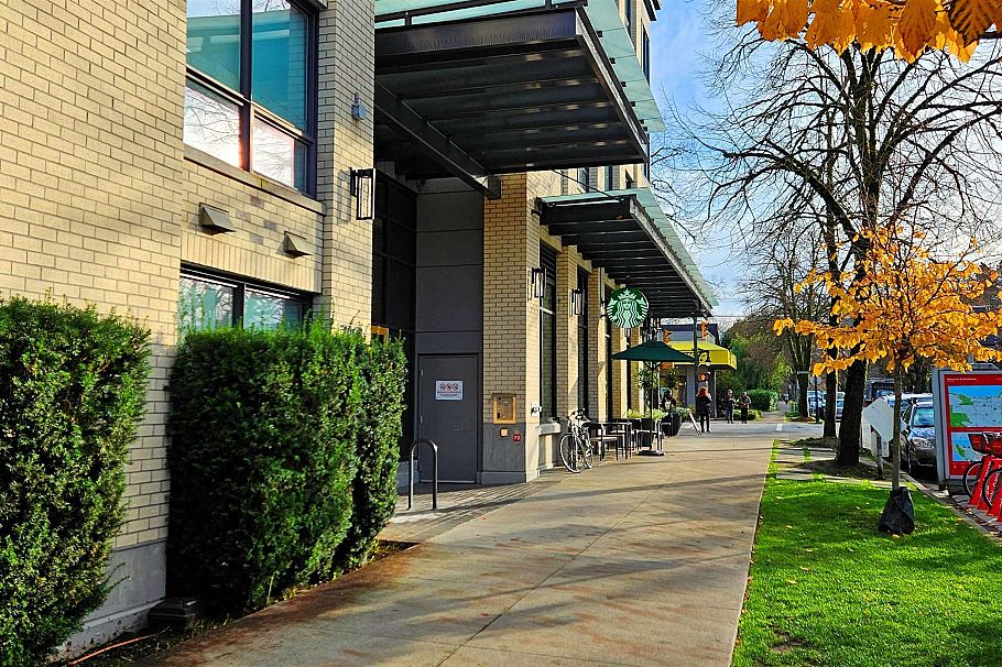 2635 W 7th Avenue Vancouver, BC - 36