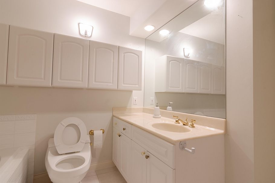 427 5835 Hampton Place Vancouver, BC - 20