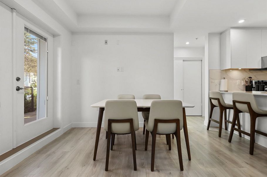 101 2688 Duke Street Vancouver, BC - 4