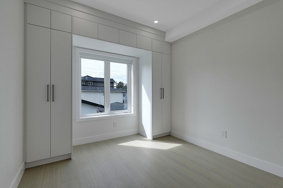 2 3695 E 26th Avenue Vancouver, BC - 27