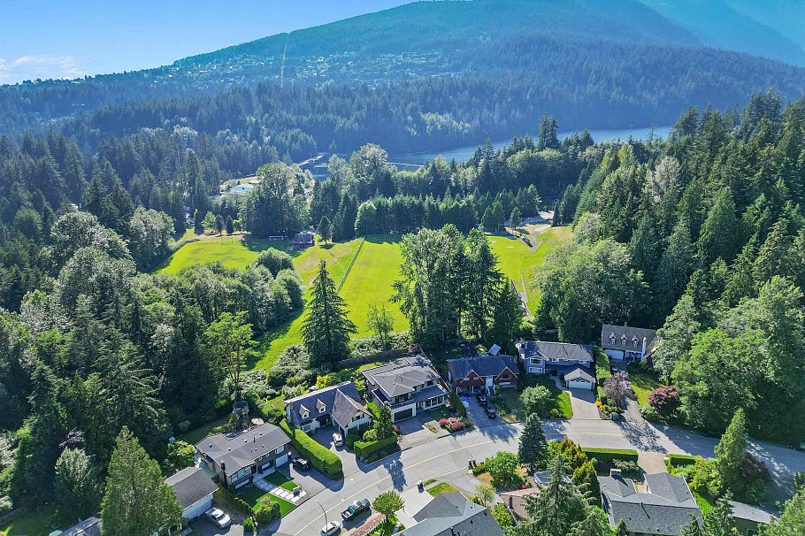 5199 Cliffridge Avenue North Vancouver, BC - 6