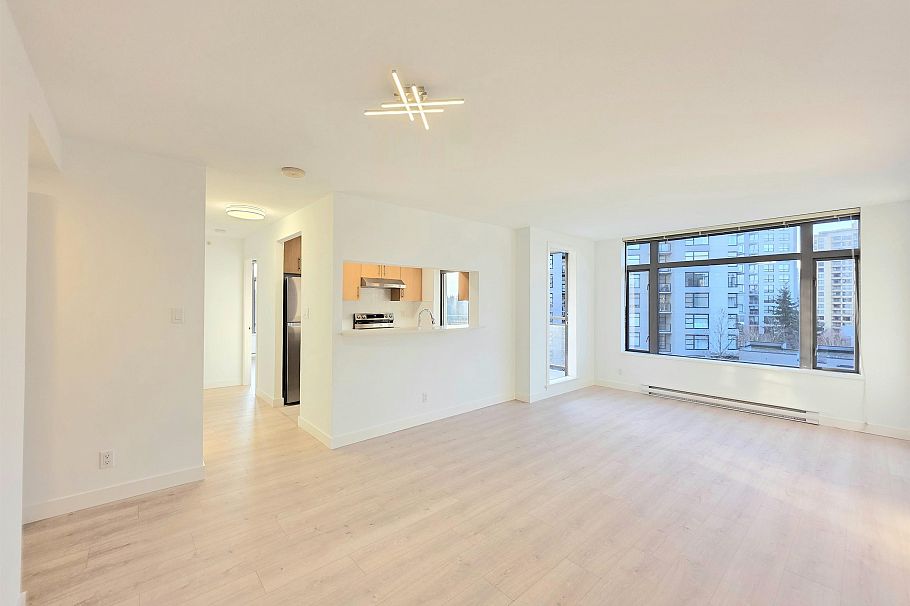 602 3660 Vanness Avenue Vancouver, BC - 1