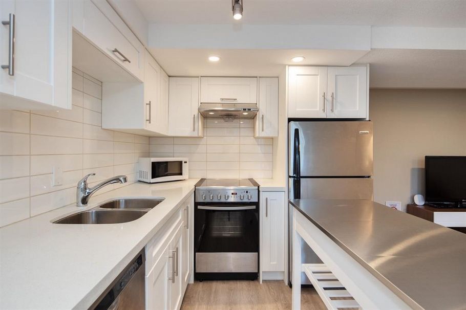 195 W 12 Avenue Vancouver, BC - 15