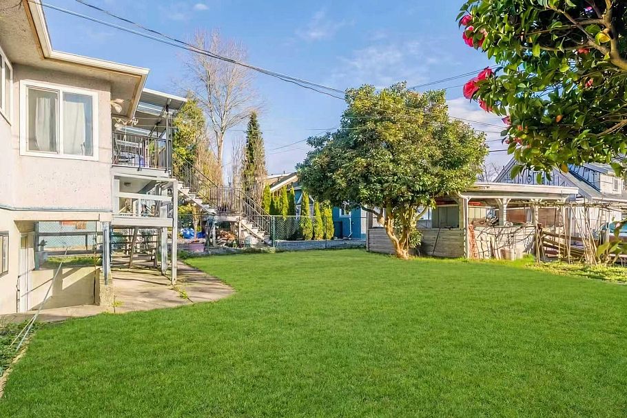 2630 E 1st Avenue Vancouver, BC - 15