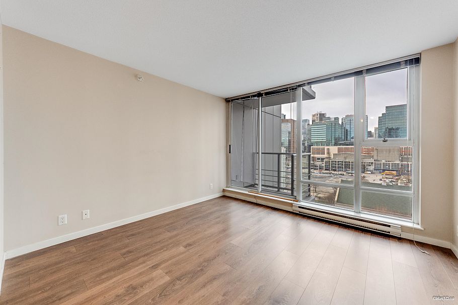 1209 131 Regiment Square Vancouver, BC - 11