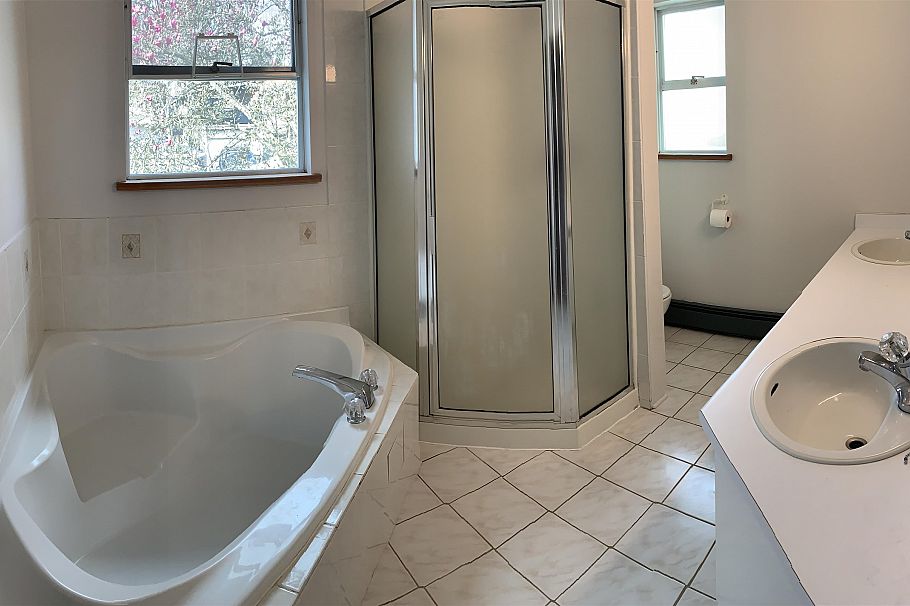 4227 W 14th Avenue Vancouver, BC - 24