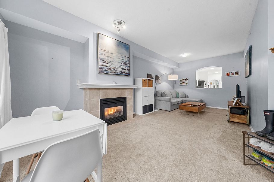 215 3600 Windcrest Drive North Vancouver, BC - 9