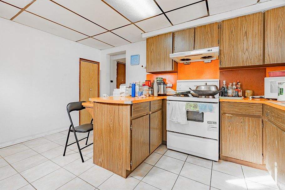 2630 E 1st Avenue Vancouver, BC - 6