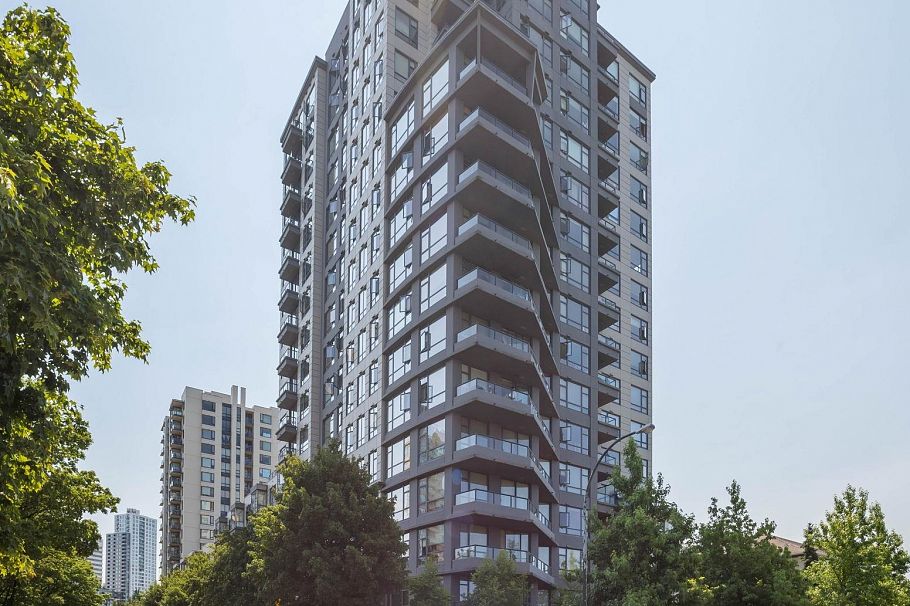 901 3520 Crowley Drive Vancouver, BC - 1