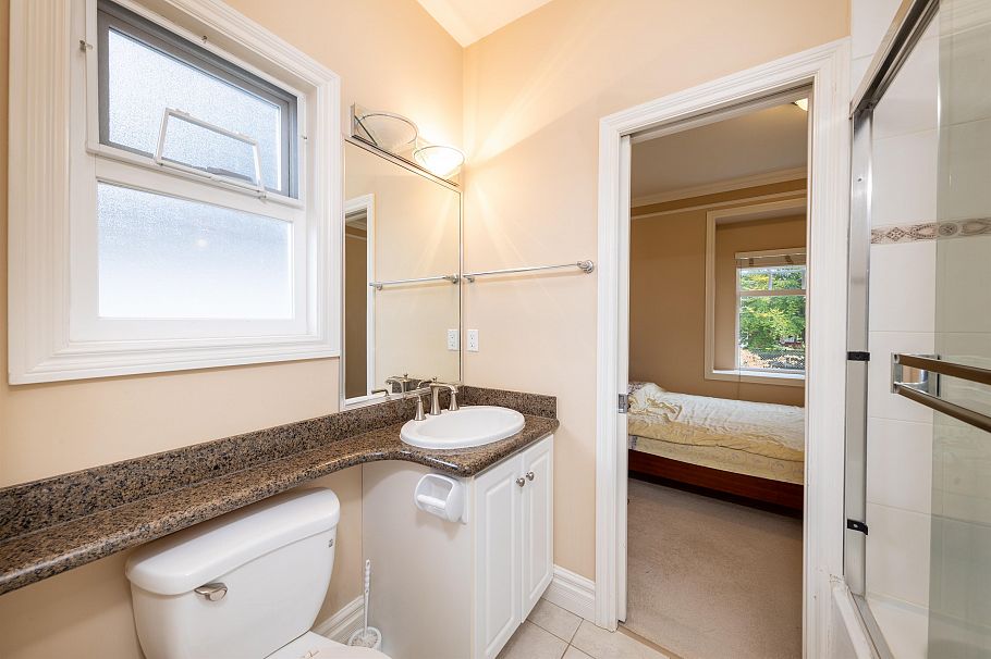 260 W 63rd Avenue Vancouver, BC - 19