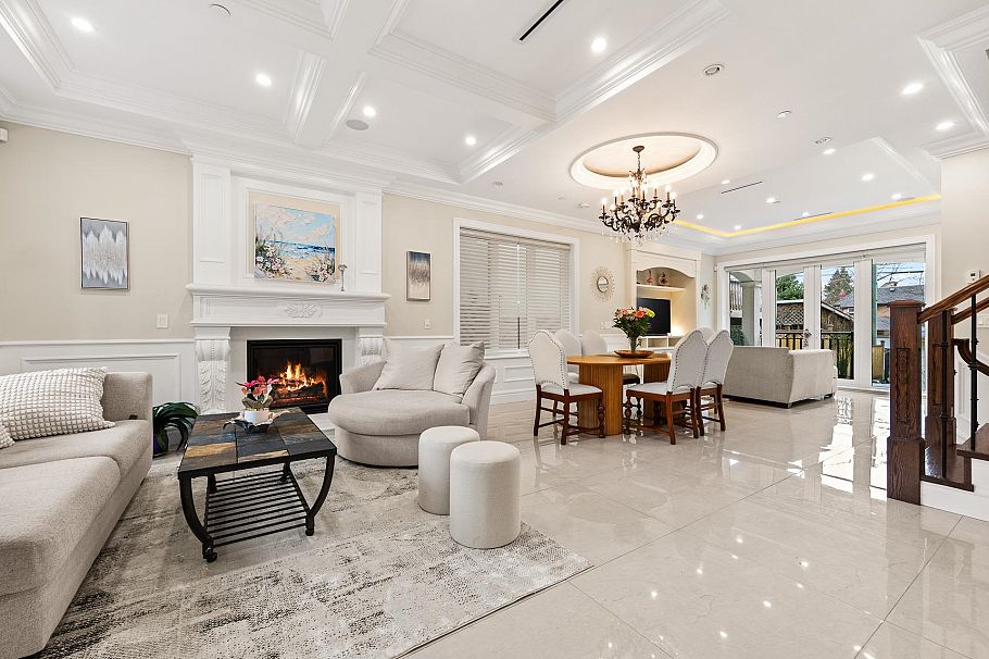 4307 W 13th Avenue Vancouver, BC - 4