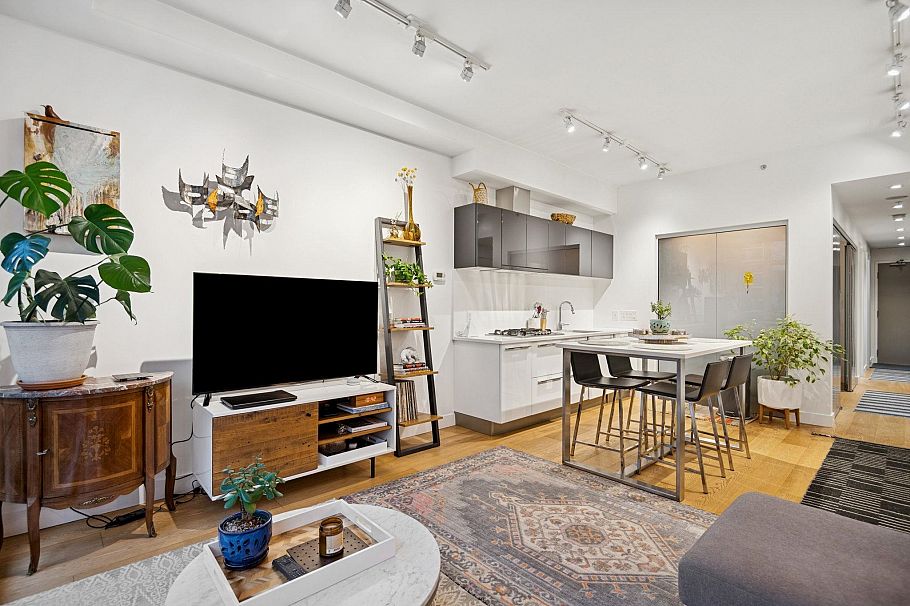 228 108 E 1st Avenue Vancouver, BC - 1