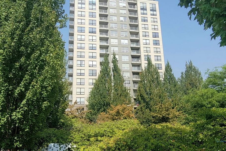 302 3663 Crowley Drive Vancouver, BC - 2