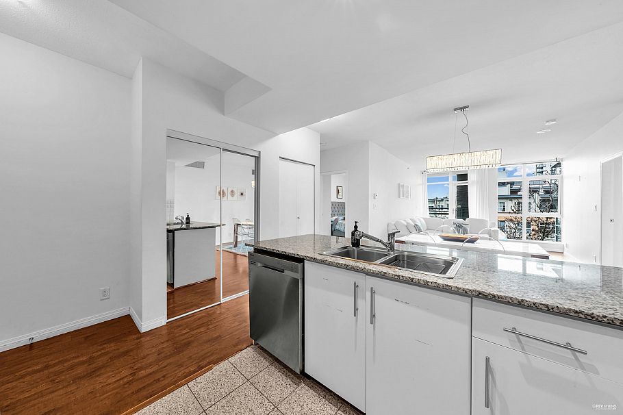 409 100 E Esplanade Street North Vancouver, BC - 6