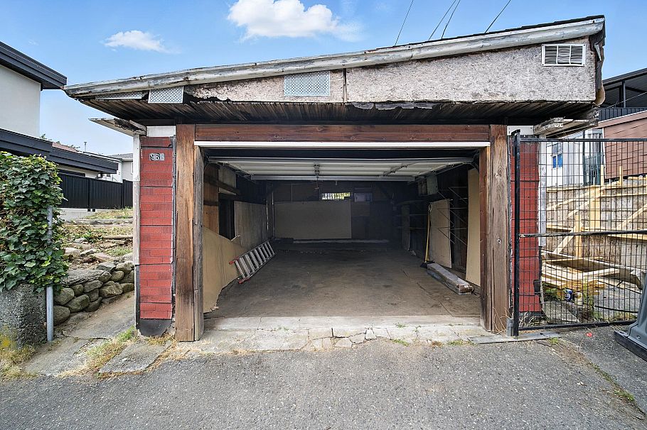 966 E 64th Avenue Vancouver, BC - 33