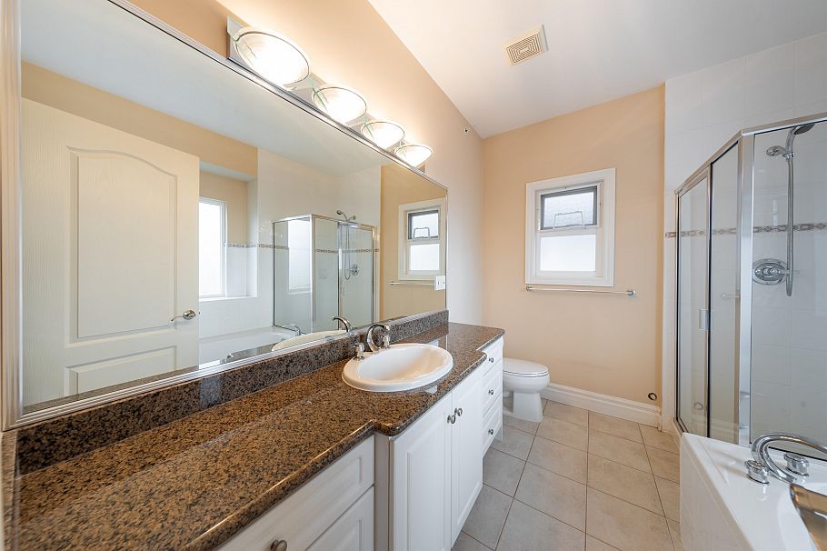 260 W 63rd Avenue Vancouver, BC - 17